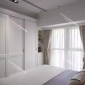 你選到頂?shù)亩ㄖ埔鹿襁€是不到頂?shù)亩ㄖ埔鹿?>

                        <h4><font>你選到頂?shù)亩ㄖ埔鹿襁€是不到頂?shù)亩ㄖ埔鹿?/font><span>2016-08-06</span></h4>

                        <p>定制衣柜的時候，你有注意到么？有的人定制衣柜是到頂?shù)囊鹿瘢怯械亩ㄖ频囊鹿竦捻斁碗x房頂還有一部分距離。很多人在定制衣柜的時候都會有一個糾結(jié)，衣柜是到頂好還是不到頂好呢？小編為大家總結(jié)了一些定制衣柜到頂與不到頂?shù)膬?yōu)缺點，以便大家更好的選擇。</p>

                        <a href=