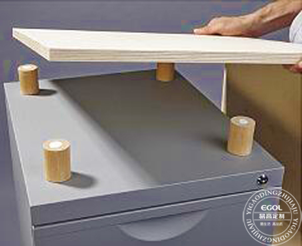  家居定制實(shí)木衣柜名牌我們需要注意些什么問(wèn)題？