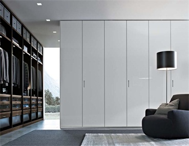 夏季來臨，定制衣柜要如何保養(yǎng)？