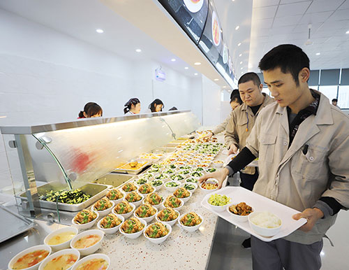 員工吃住行，公司大關(guān)懷丨易高家居下塘基地新食堂正式啟用！