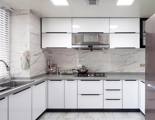  定制櫥柜消費(fèi)者最應(yīng)該注意什么？聽易高家居解析！