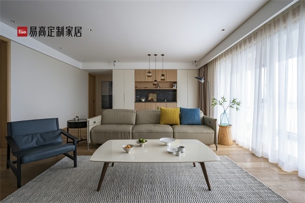 全屋定制和成品家具哪個好？