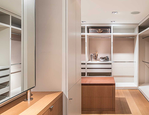 定制衣帽間這樣設(shè)計，裝出高級感！